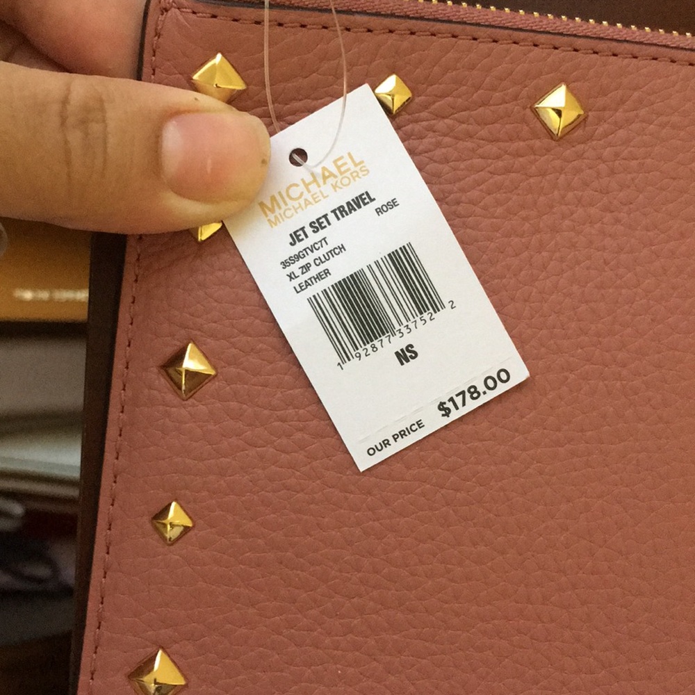 Last one ❗️Michael Kors clutch - Picture 6 of 8
